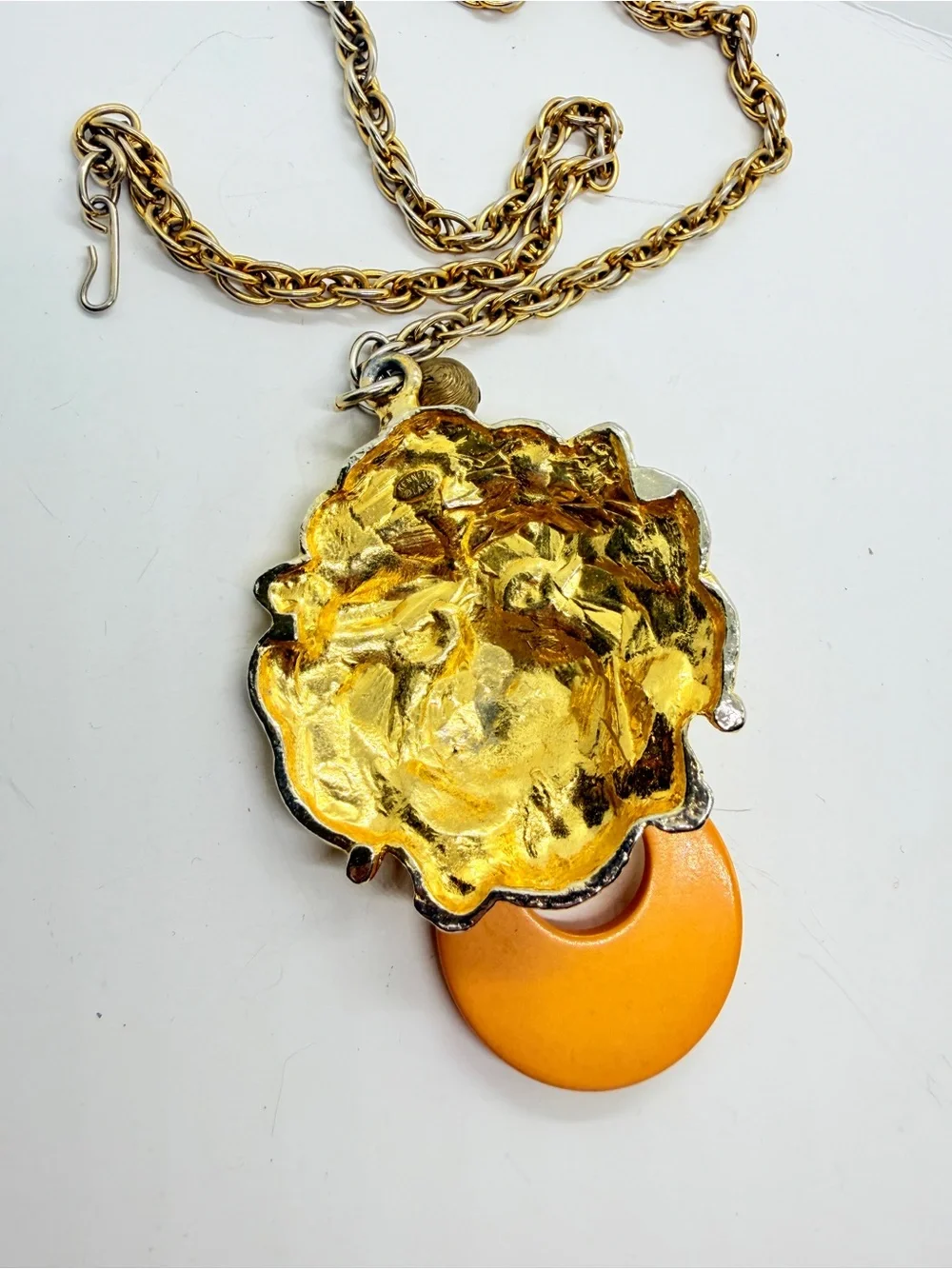 Vintage KENNETH J LANE Lion Head Yellow Bakelite Door‎ Knocker Pendant Necklace